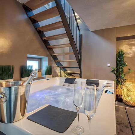 50 Nuances D'Amour - Jacuzzi / Massage / Cinema Moirans Eksteriør bilde