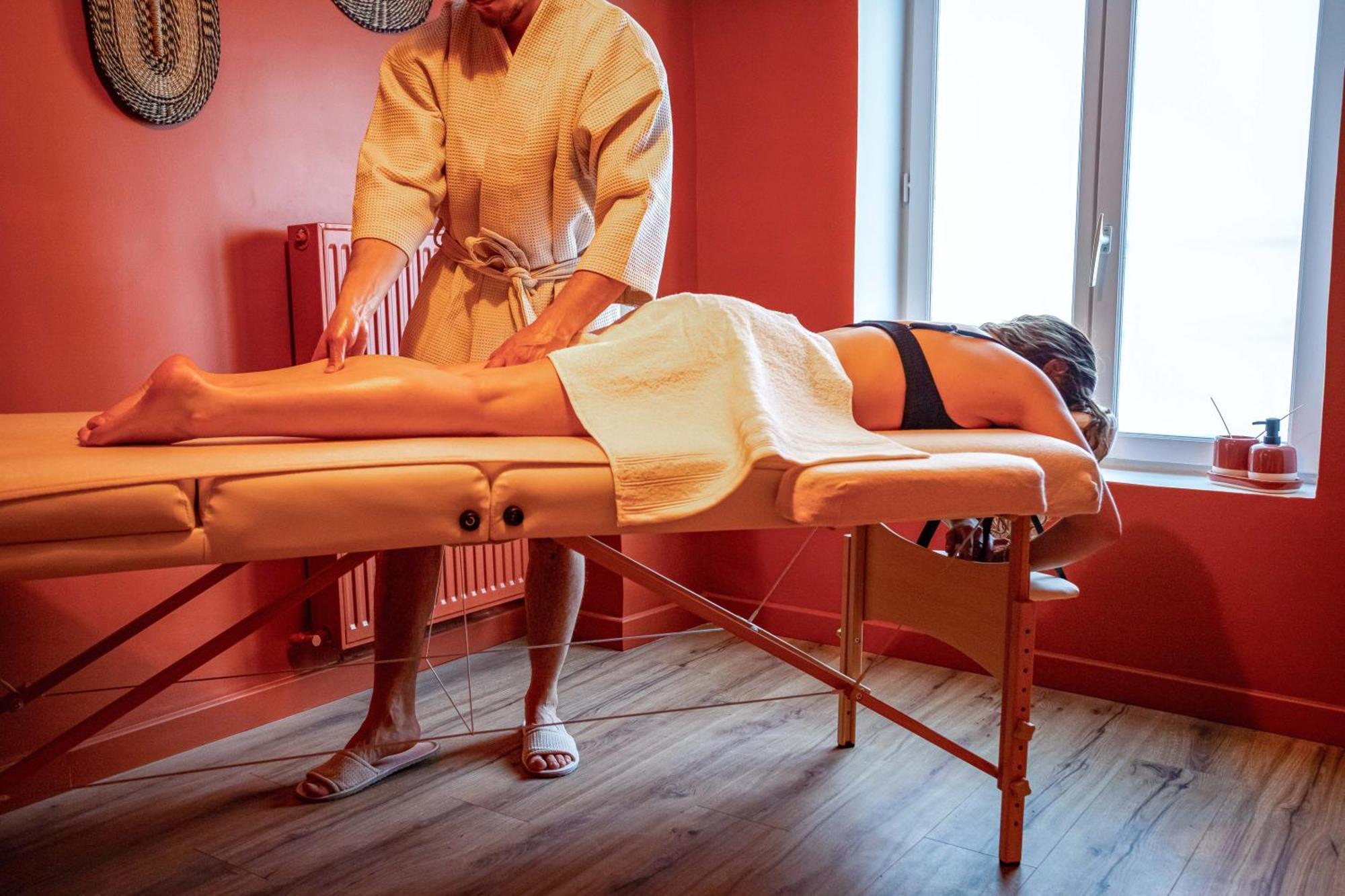 50 Nuances D'Amour - Jacuzzi / Massage / Cinema Moirans Eksteriør bilde